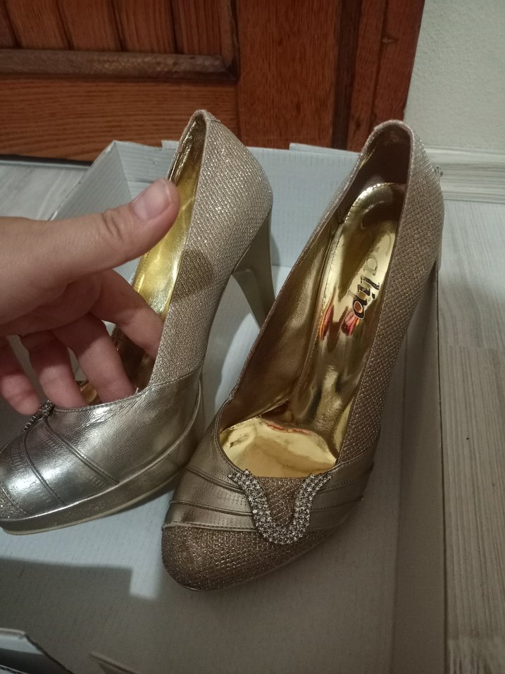 2 sefer giyildi. şık simli ve topuklu ayakkabı - Görsel 2