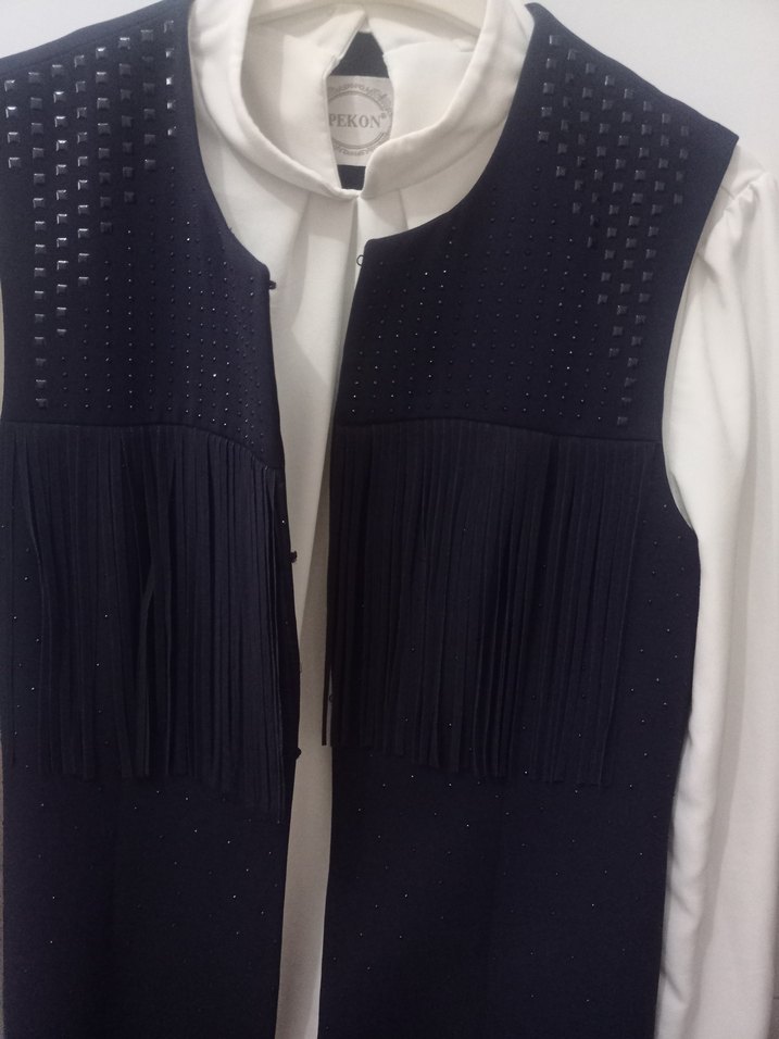 Yüksek Yakalı Beyaz Midi Kadın Yelek - Görsel 2