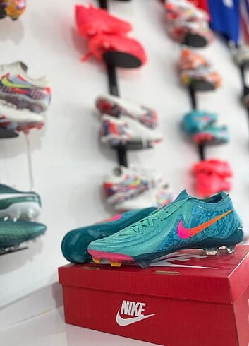 Nike Phantom
