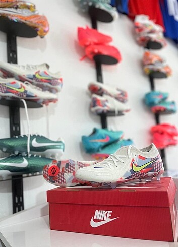 Nike PHANTOM