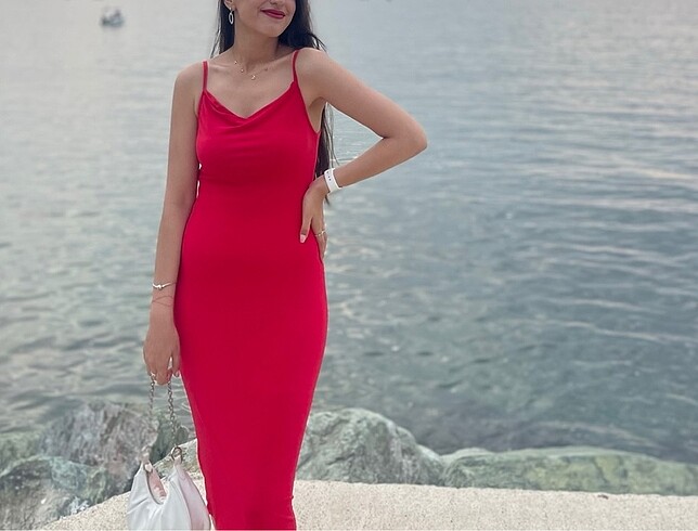 Kırmızı uzun elbise