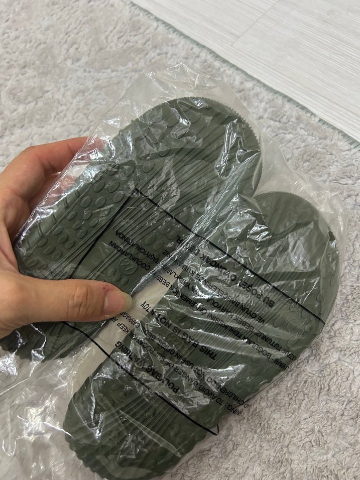 Çocuk Çok Renkli Baskılı Kaydırmaz Ev Terliği - Görsel 3