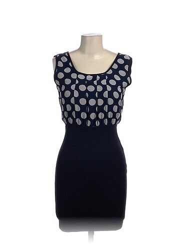 PreLoved Kısa Elbise %70 İndirimli.