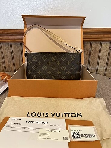 Louis Vuitton Pochette Accessories