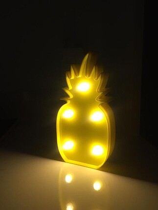 Led ışıklı dekoratif ananas lamba