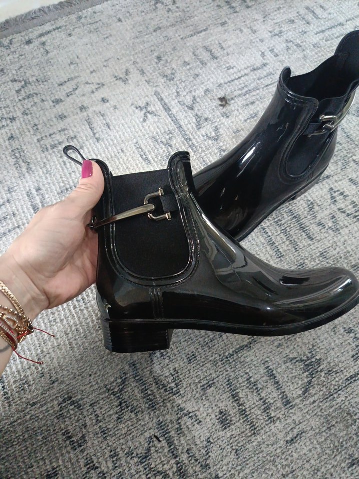 İgor rugan Kadın Bot - Görsel 2