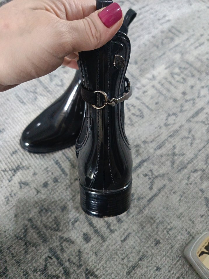 İgor rugan Kadın Bot - Görsel 4