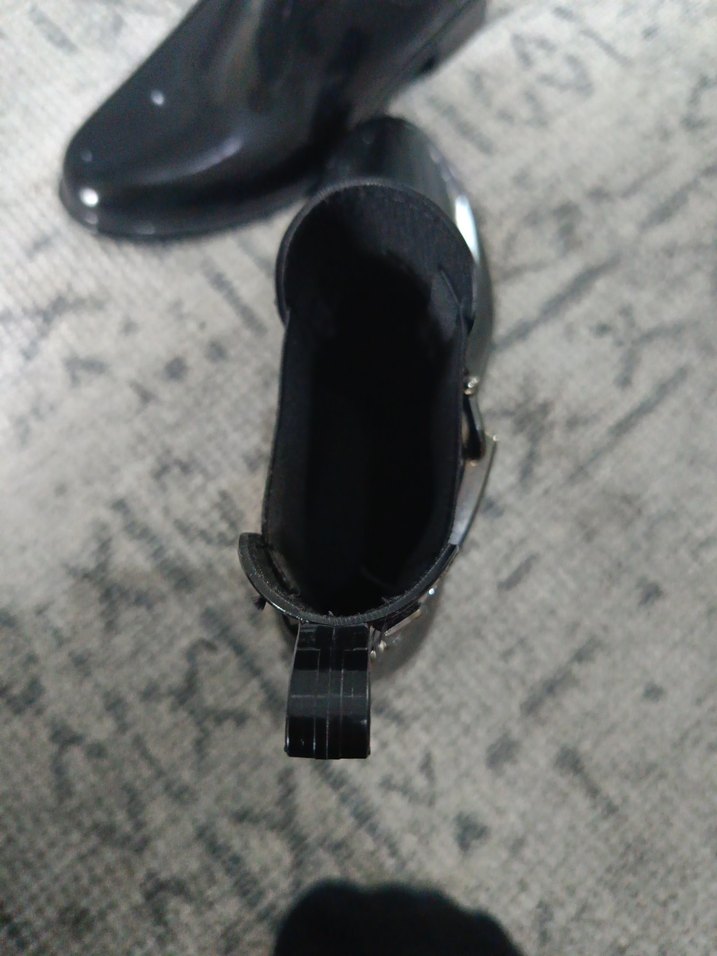 İgor rugan Kadın Bot - Görsel 3