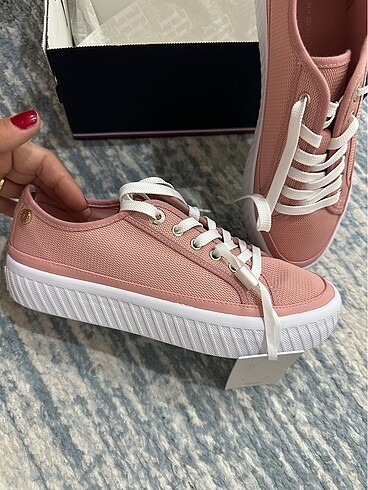 38 Beden Tommy hilfiger 38 numara kadın ayakkabı