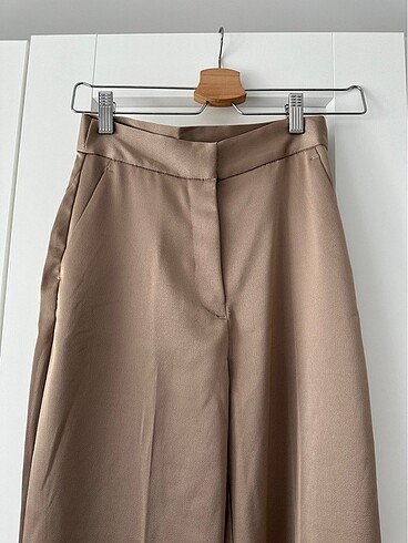 34 Beden H&M Etiketli Saten Pantolon