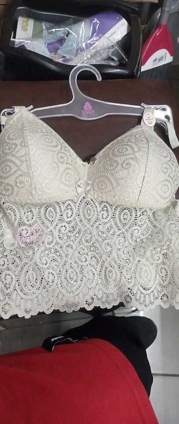 Üçgen dantelli brrilet takım