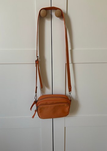 Stradivarius Minimal Turuncu Deri Capraz Canta