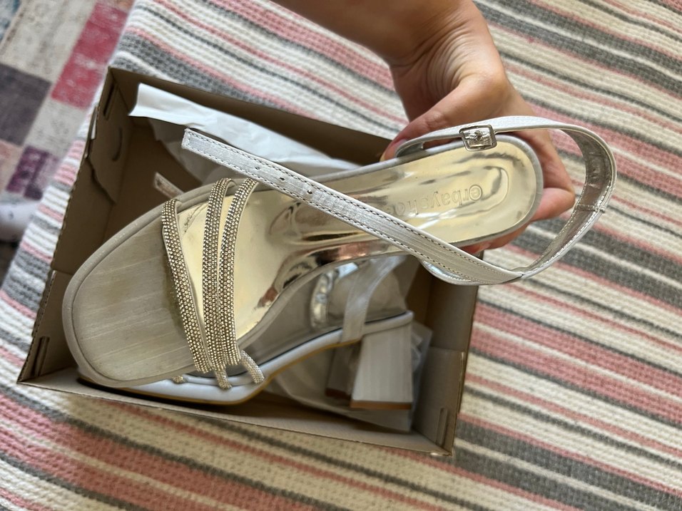 Gümüş Beyaz Nakışlı Kadın Topuklu Ayakkabı - Görsel 2