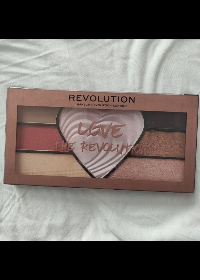 Love the revolution - Görsel 3