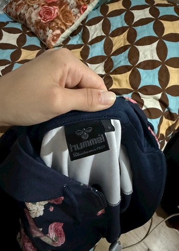 Hummel Çiçek Desenli Fermuarlı Kadın Sweatshirt hummel