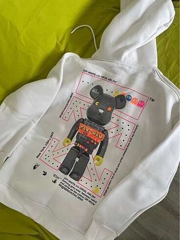 Off-White sweatshirt