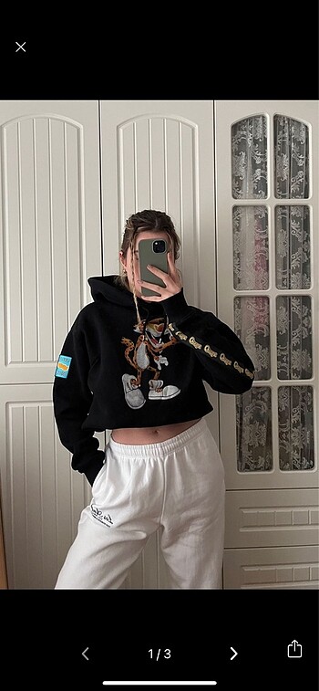 Sweatshirt