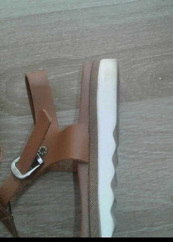 38 Beden Bej Deri Dolgu Topuklu Kadın Sandalet