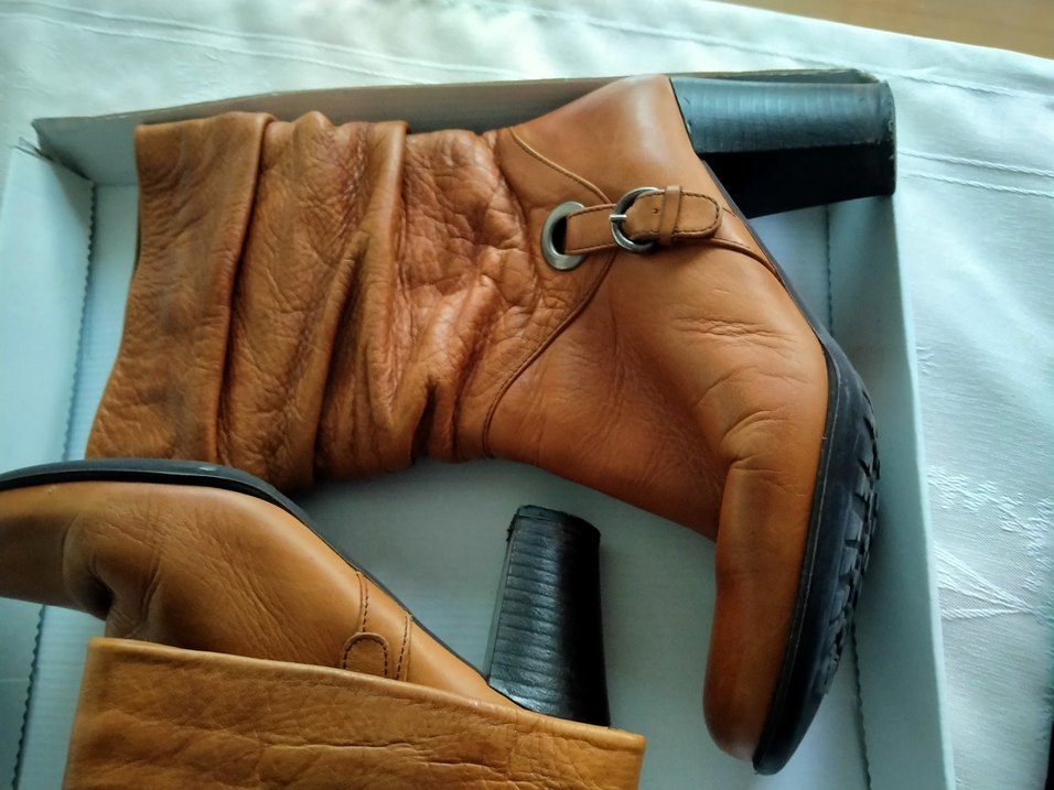 Kahverengi Deri Tokalı Dizüstü Bot - Görsel 4