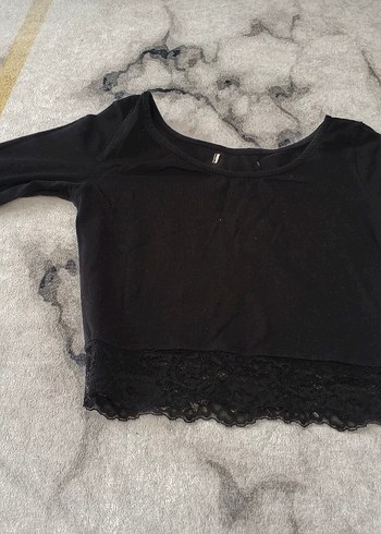 Siyah Dantel Detaylı Uzun Kollu Crop - Görsel 3