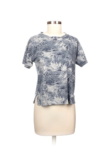 Koton T-shirt %70 İndirimli.