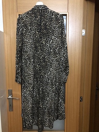 Yakası inci detaylı 42 beden leopar tunik 