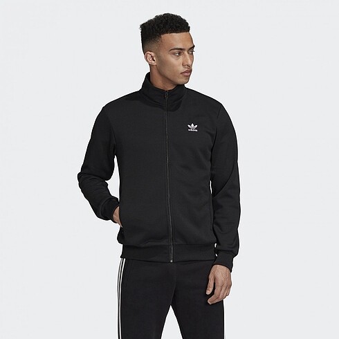 Adidas üst