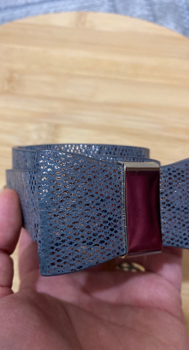 H&M: dore metal parlak Kemer — görsel 4/7