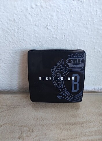 BOBBİ BROWN PUDRA PALE YELLOW 