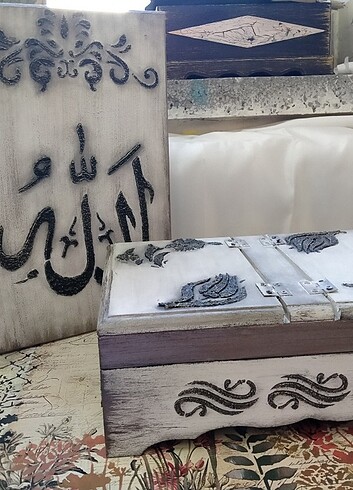 Beden Ahşap orta boy Kur'an-ı Kerim kutusu