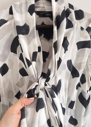 Desenli şık bluz - Görsel 2