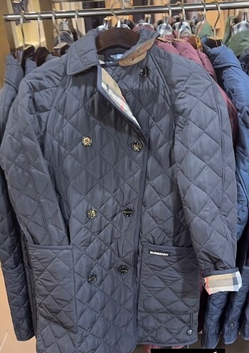 Burberry Orjinal Yeni etiketli, Burberry klasik kruvaze model siyah mont