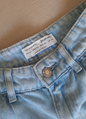 Stradivarius Stradivarius yüksek bel şort