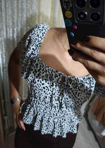 Siyah Beyaz Leopar Desenli Bluz