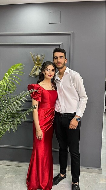 Nişan davet elbisesi