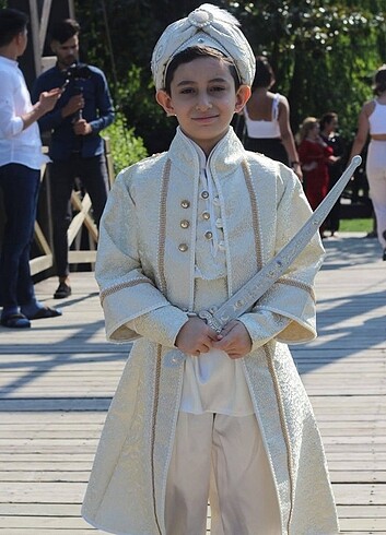 Sünnet kıyafeti