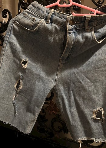 Mavi Yırtık Loose Fit Mini Denim Şort