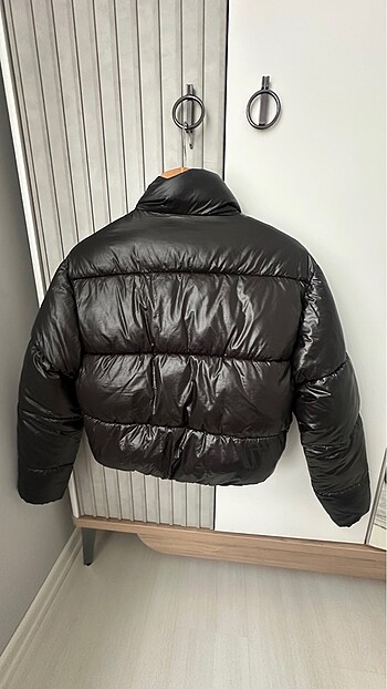 Zara Zara crop siyah şişme mont