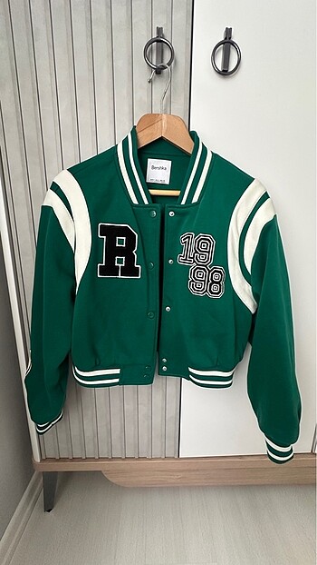 Bershka bomber kolej montu