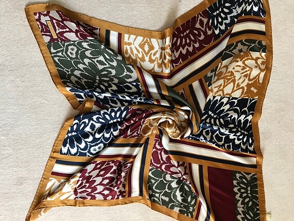 Armine İpek eşarp