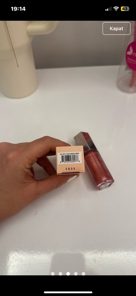 Fenty Beauty Koyu Bej Dudak Parlatıcısı - Görsel 3