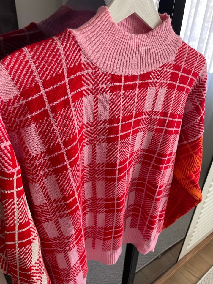 Kareli Kırmızı Triko Kadın Kazak - Görsel 5