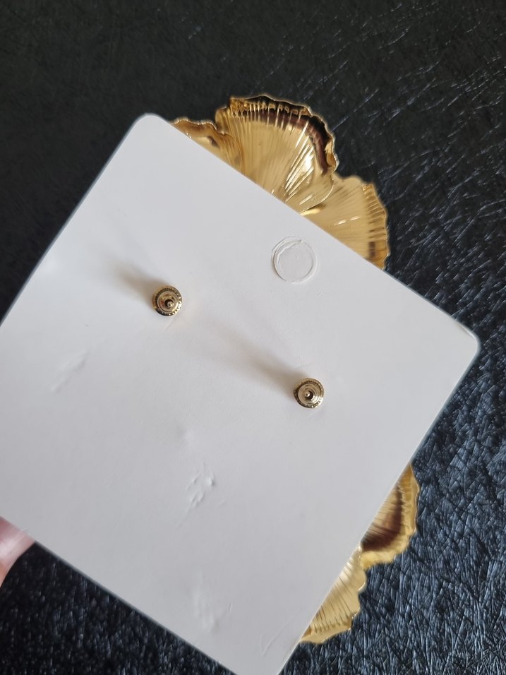 Altın Renk Midi Çiçek Küpe - Görsel 2