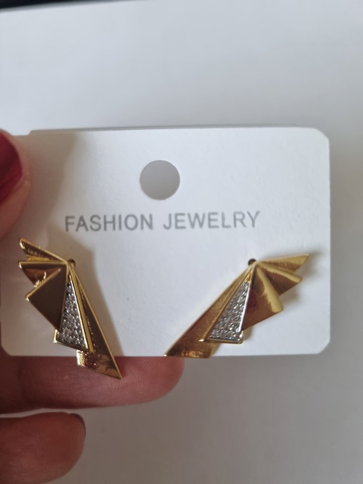 Kadın Altın Renk Parlak Mini Küpe - Görsel 4