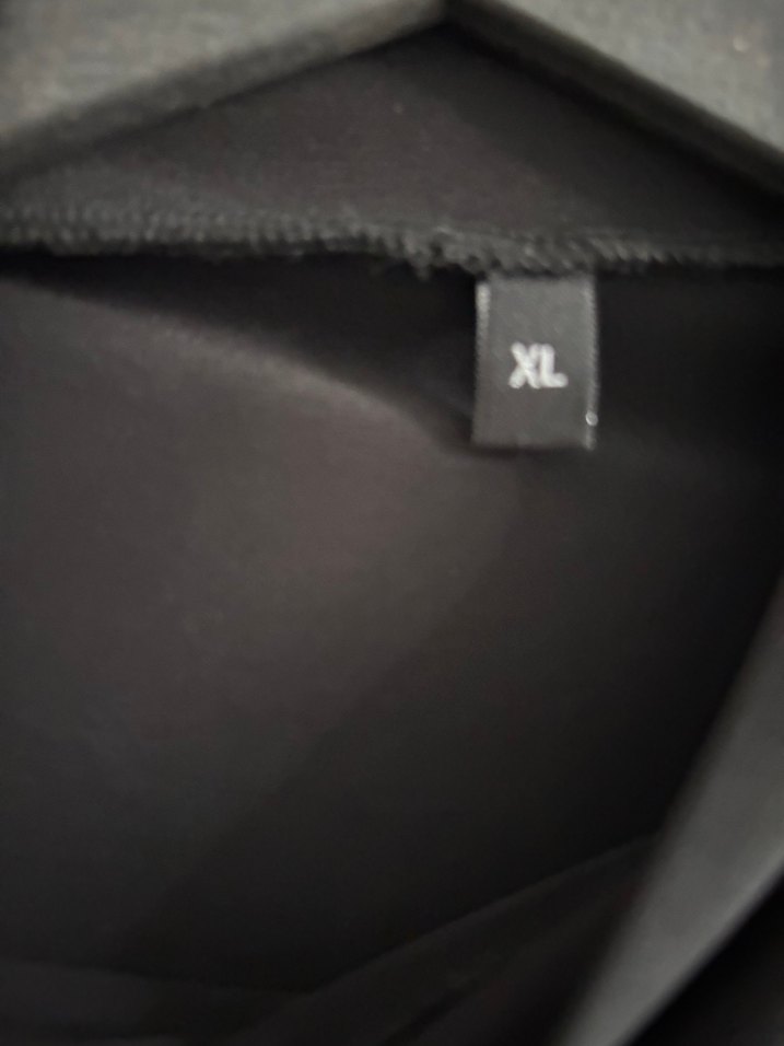 Siyah Drapeli Kısa Kollu Bluz - Görsel 4