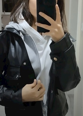 Kemerli Siyah Kapüşonlu Deri Ceket - Görsel 2