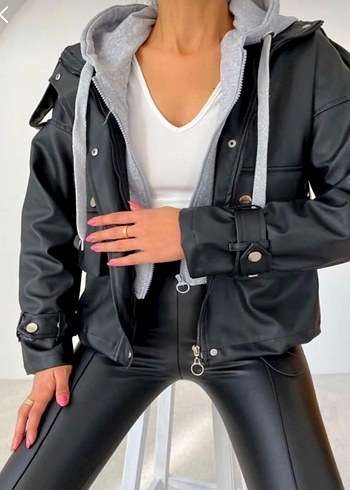 Kemerli Siyah Kapüşonlu Deri Ceket - Görsel 3