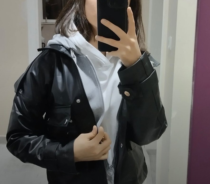 Kemerli Siyah Kapüşonlu Deri Ceket - Görsel 2