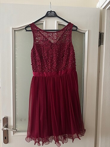Bordo inci detaylı elbise