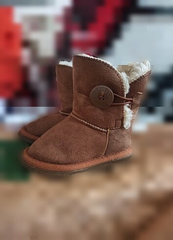 UGG bebek bot